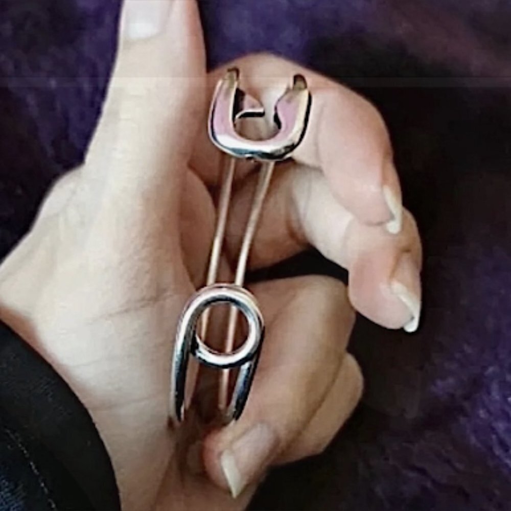 STERLING SILVER SAFETY PIN BANGLE BRACELET - Picture 7 of 11
